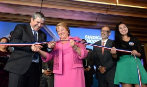 Corte-cinta-inauguración-edificio-sindicato-BancoEstado